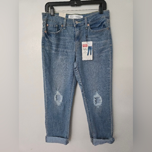 Levi's Signature Mid Rise Slim Boyfriend Distressed Stretch Capri Women's Sz 6 - Picture 1 of 8
